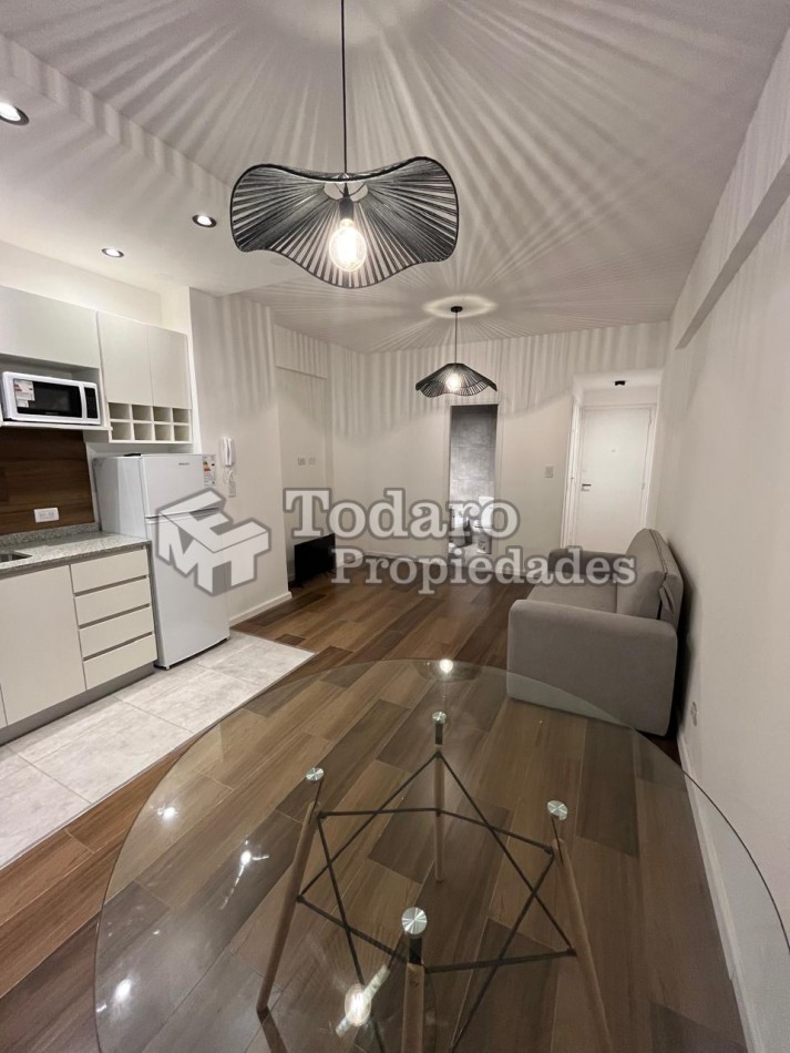 Departamento con patio reciclado plaza Colon 