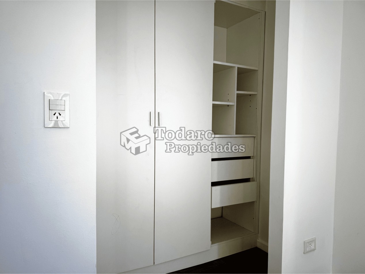 Departamento 2 Ambientes Reciclado a la calle en Venta