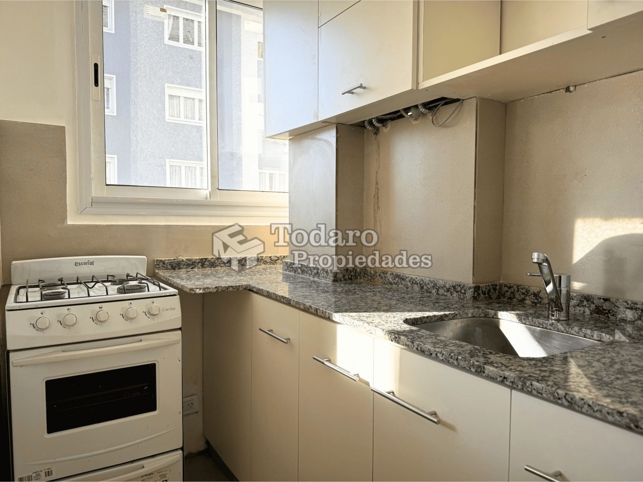 Departamento 2 Ambientes Reciclado a la calle en Venta