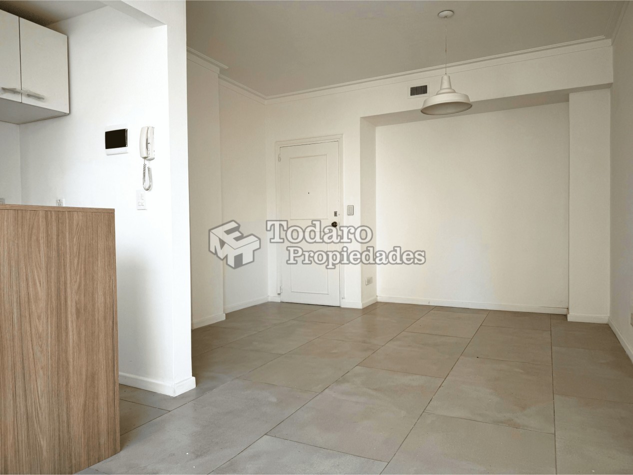 Departamento 2 Ambientes Reciclado a la calle en Venta