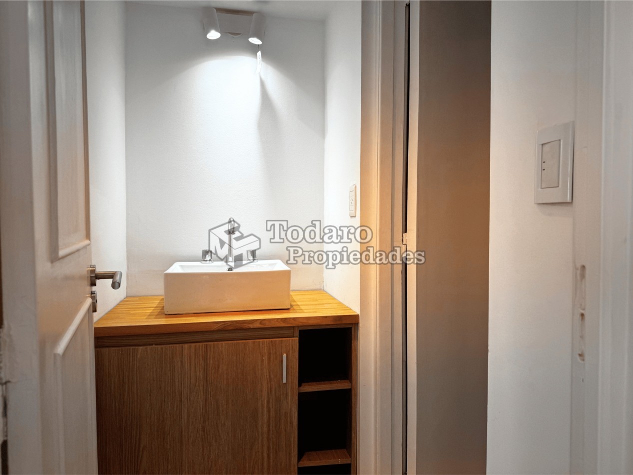 Departamento 2 Ambientes Reciclado a la calle en Venta