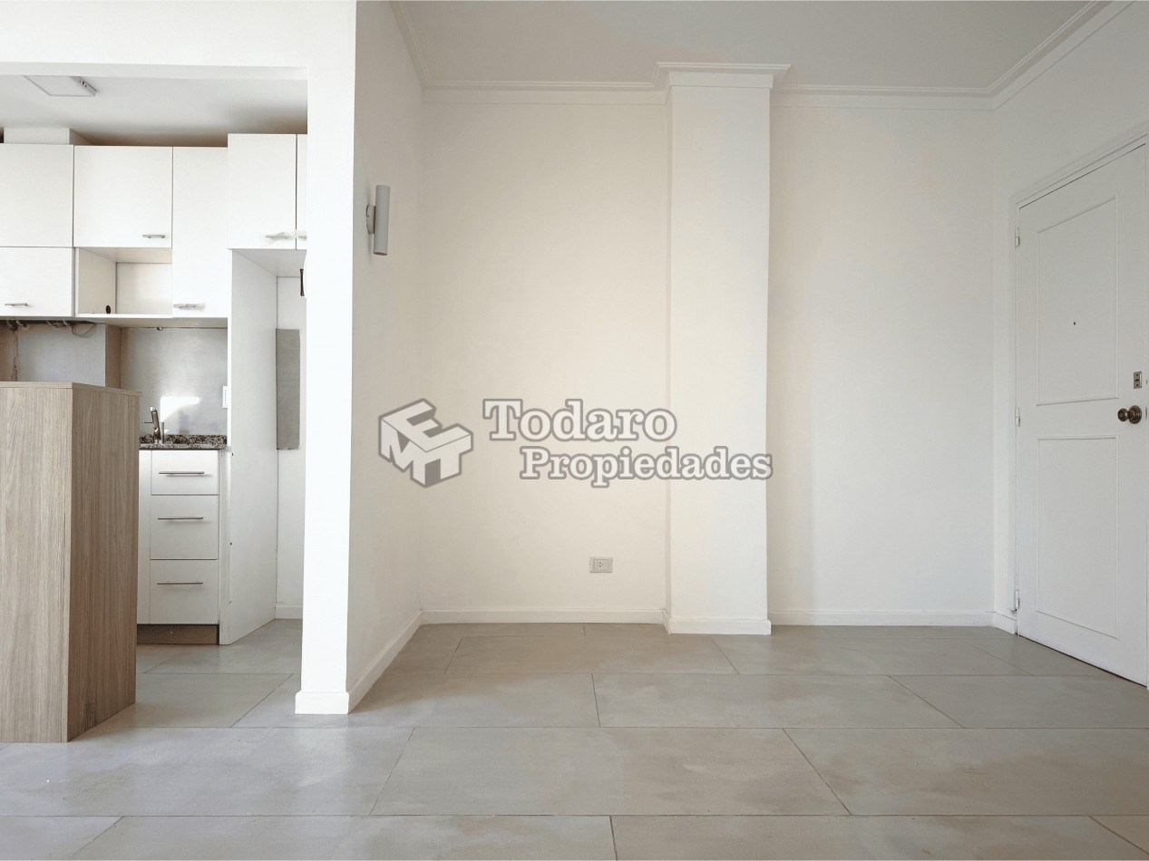 Departamento 2 Ambientes Reciclado a la calle en Venta