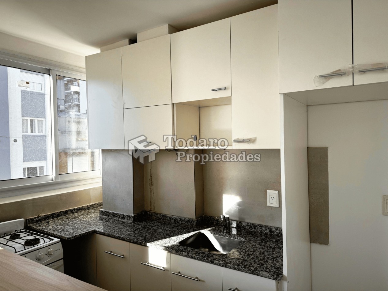 Departamento 2 Ambientes Reciclado a la calle en Venta
