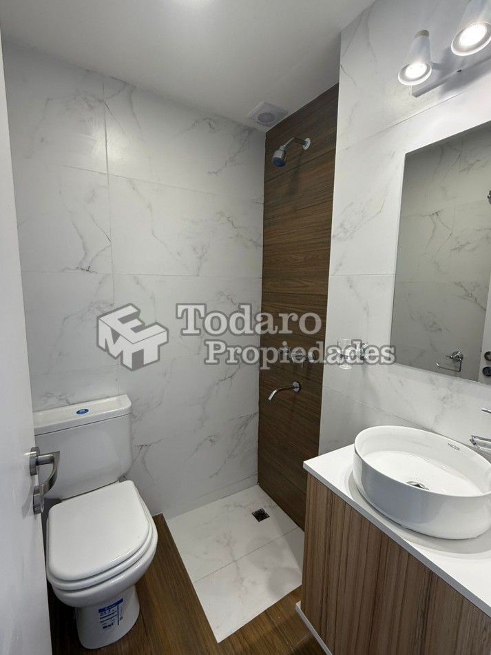 Venta departamento un ambiente. Zona centro, a metros del ma