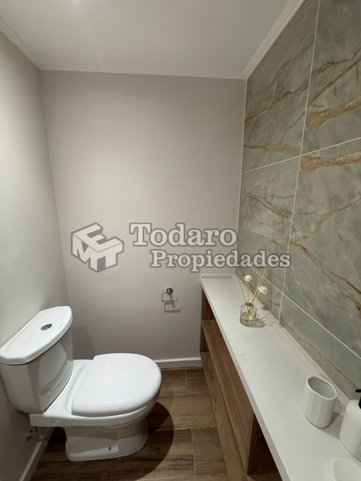 Departamento 3 ambientes reciclado con balcon a la calle
