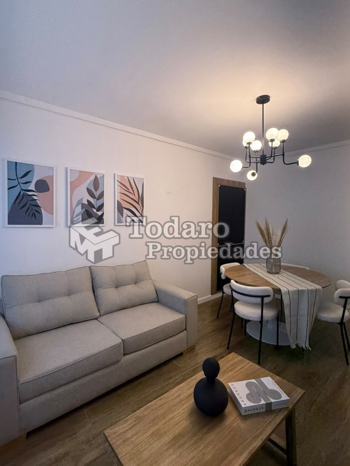 Venta departamento tres ambientes, zona centro. Reciclado y amoblado