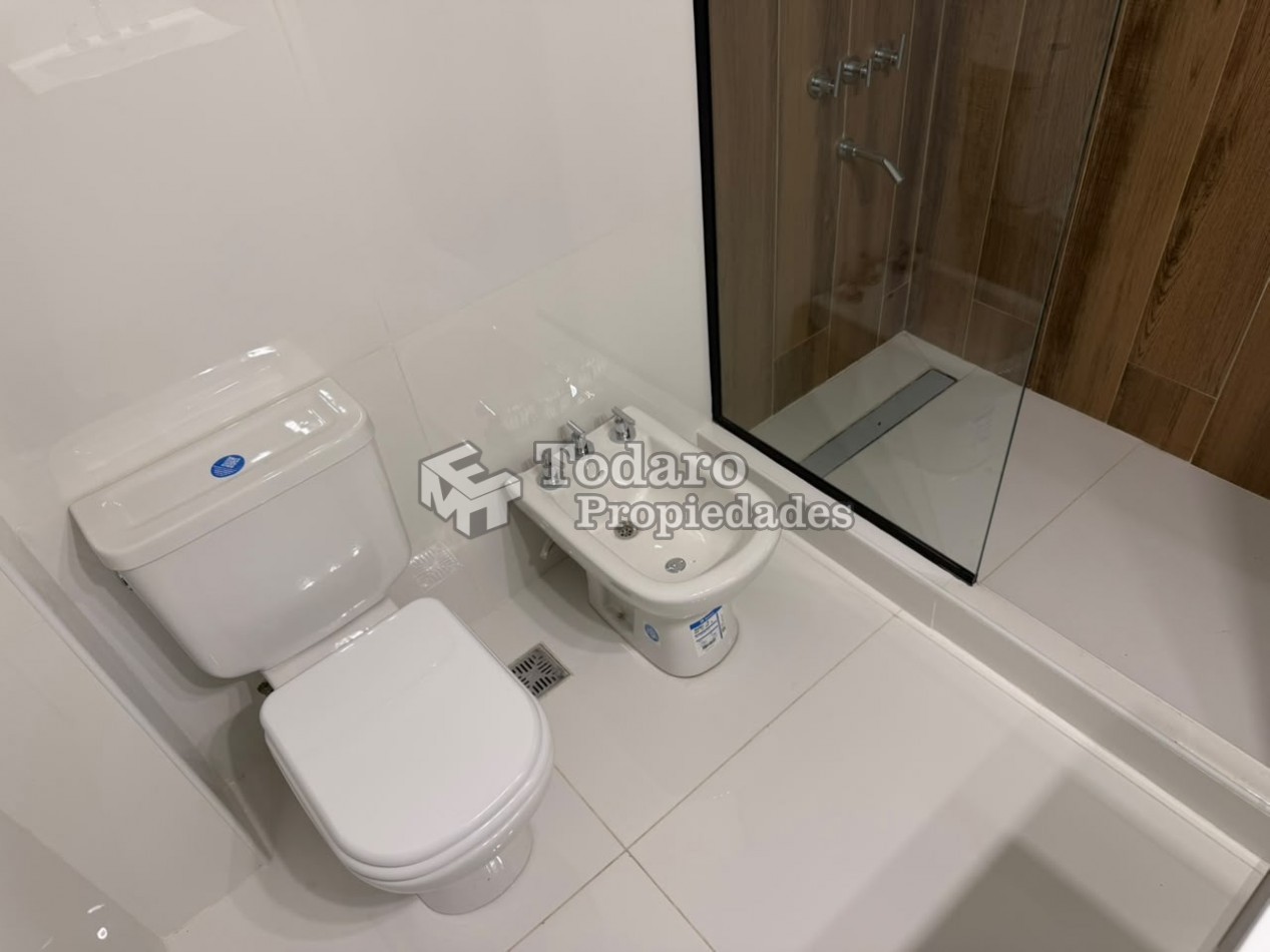  3 ambientes a la calle con balcon y 2 baños Reciclado a nuevo