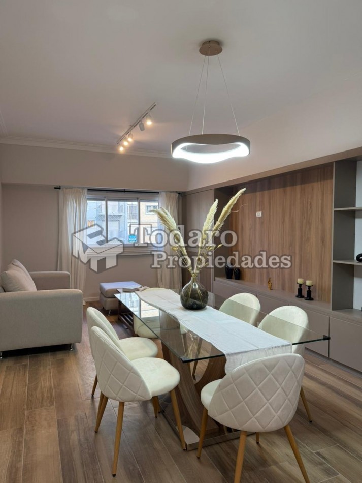 Departamento 3 ambientes reciclado con balcon a la calle