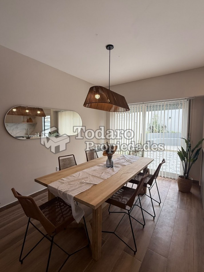 Duplex de dos plantas de 4 ambientes c/cochera