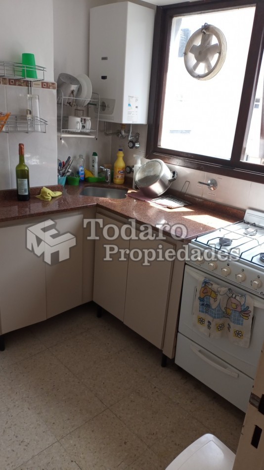 Departamento en Venta Dos Ambientes Amplio a La Calle con Balcon Saliente