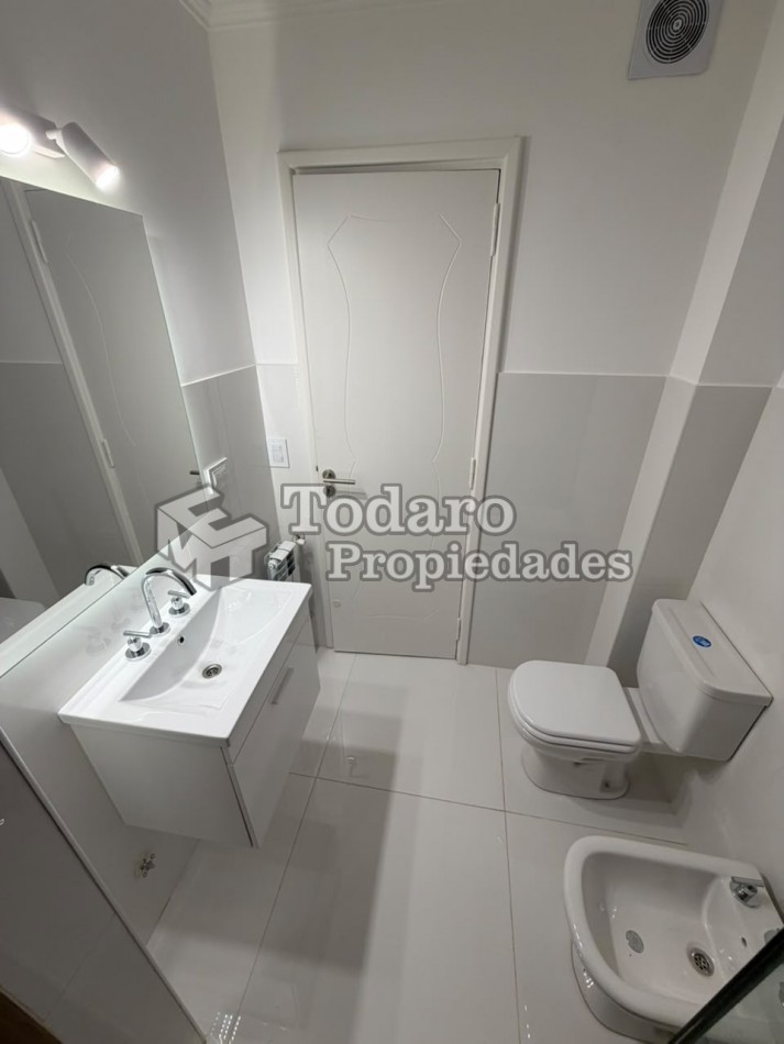  3 ambientes a la calle con balcon y 2 baños Reciclado a nuevo