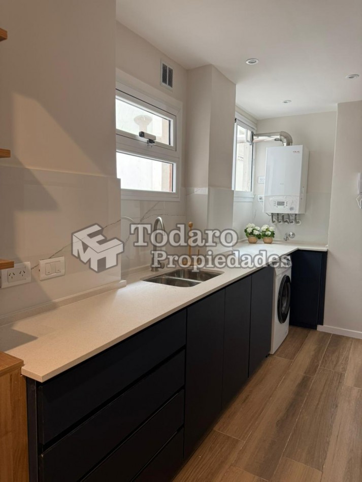 Departamento 3 ambientes reciclado con balcon a la calle