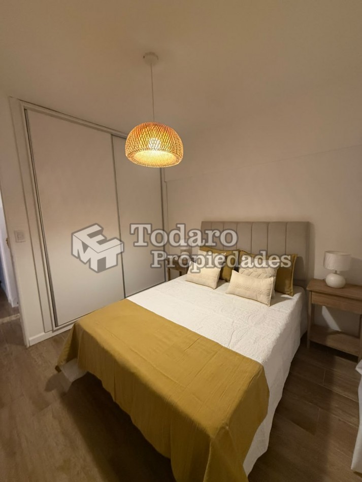 Venta departamento tres ambientes, zona centro. Reciclado y amoblado