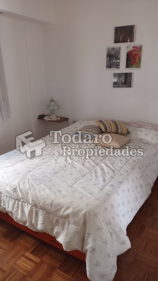 Departamento en Venta Dos Ambientes Amplio a La Calle con Balcon Saliente