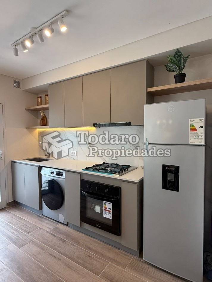 Duplex de dos plantas de 4 ambientes c/cochera