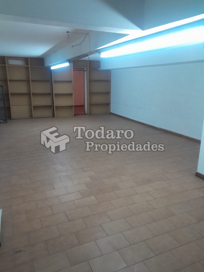 Excelente local en el centro de la ciudad sobre la calle Belgrano