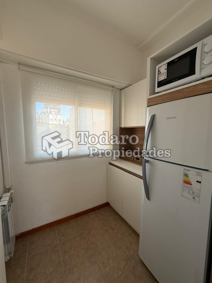 3 Ambientes c/dep a la calle con balcon terraza