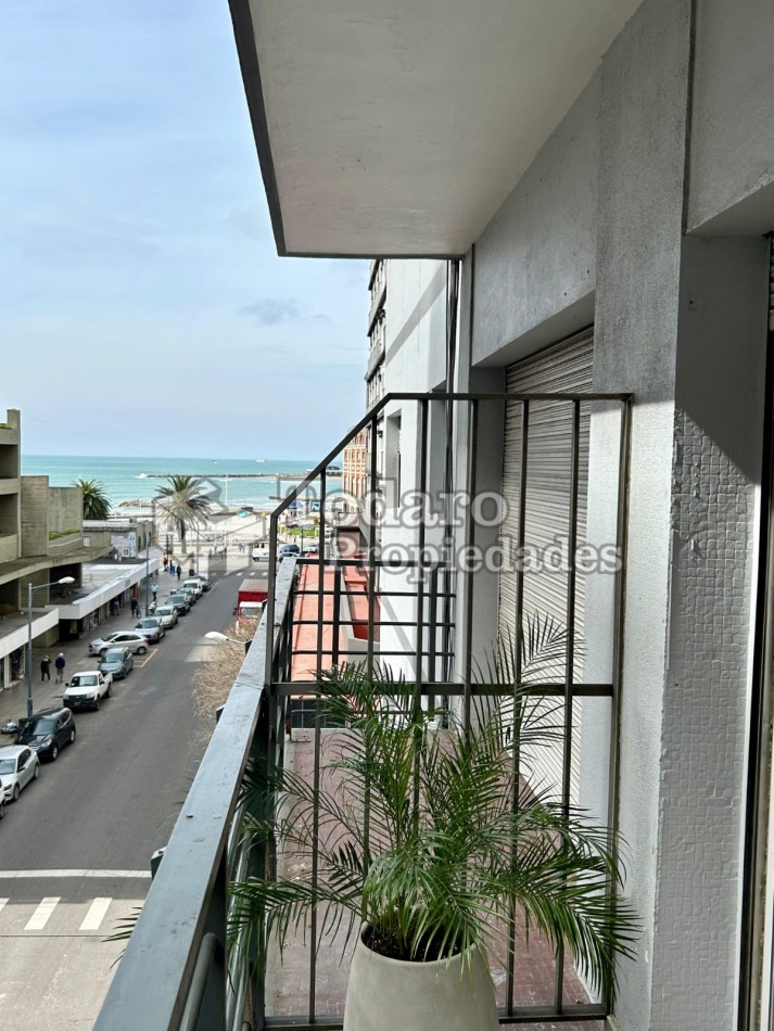 2 AMBIENTE Al FRENTE CON BALCON VISTA LATERAL Al MAR   A 100 mts DE LA PLAYA