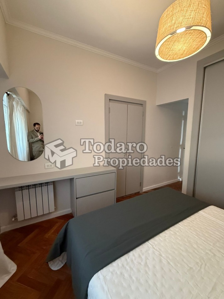 Departamento 3 ambientes reciclado con balcon a la calle