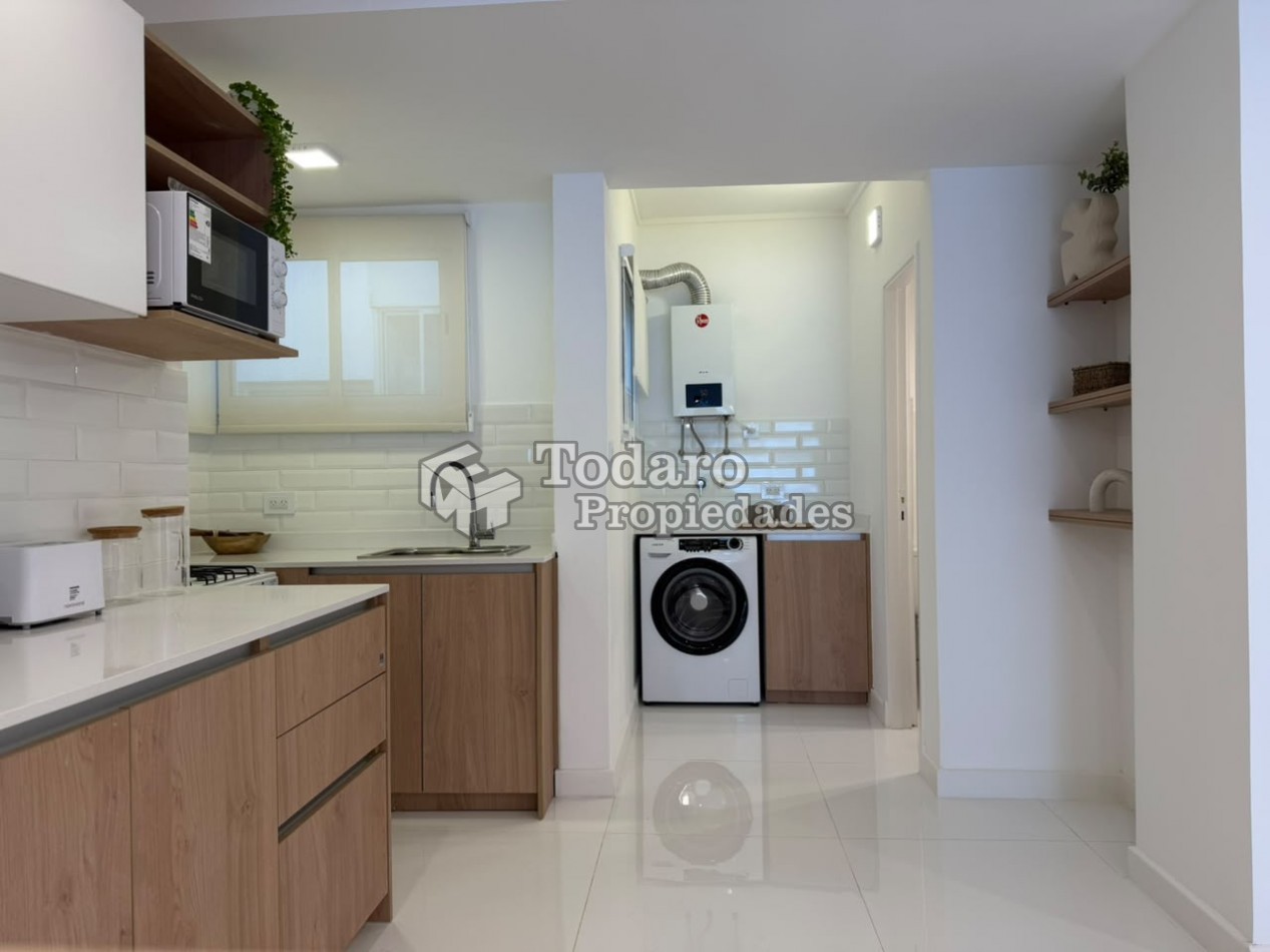 3 ambientes a la calle con balcon y 2 baños Reciclado a nuevo