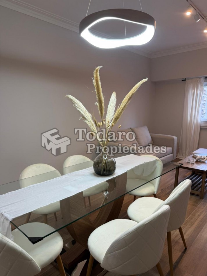 Departamento 3 ambientes reciclado con balcon a la calle