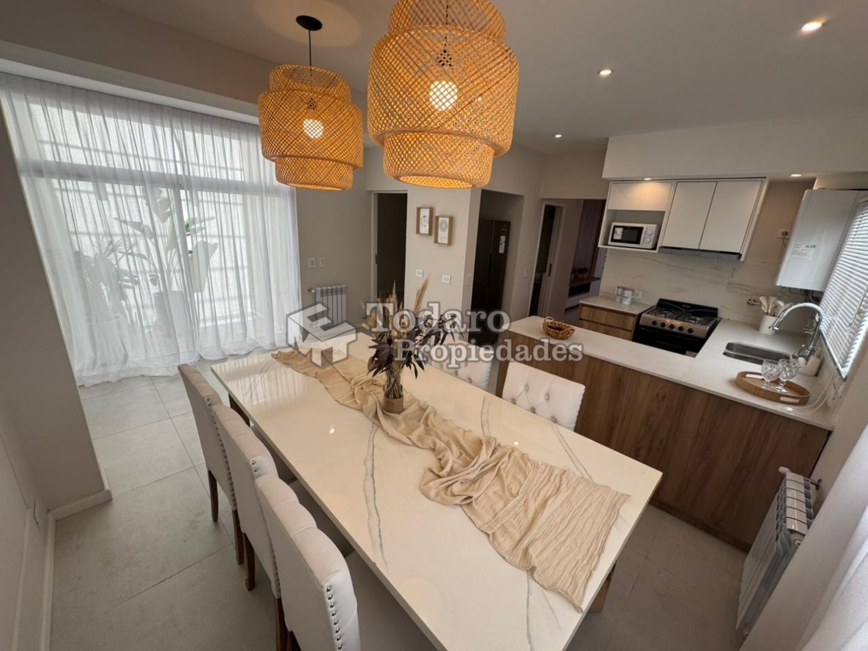Chalet en PH 4 ambientes , en excelente zona Paseo Aldrey