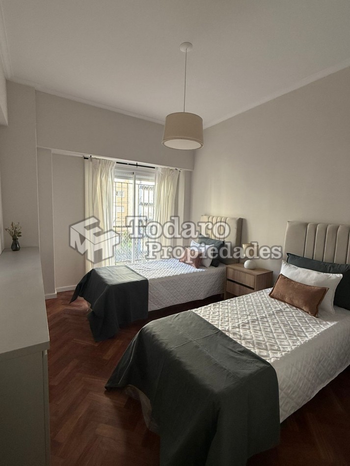 Departamento 3 ambientes reciclado con balcon a la calle