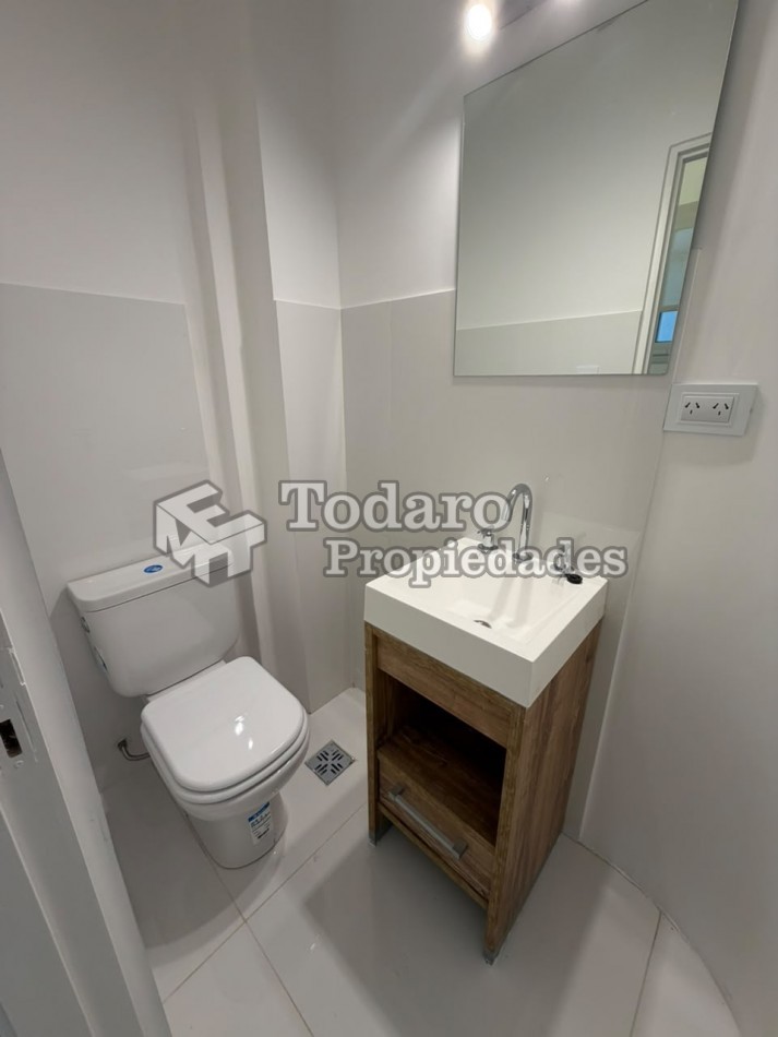  3 ambientes a la calle con balcon y 2 baños Reciclado a nuevo