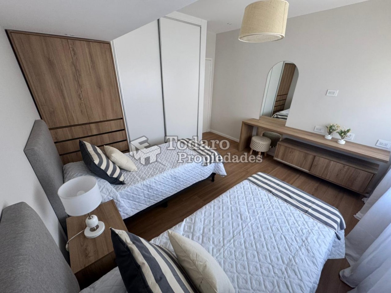 Chalet en PH 4 ambientes , en excelente zona Paseo Aldrey