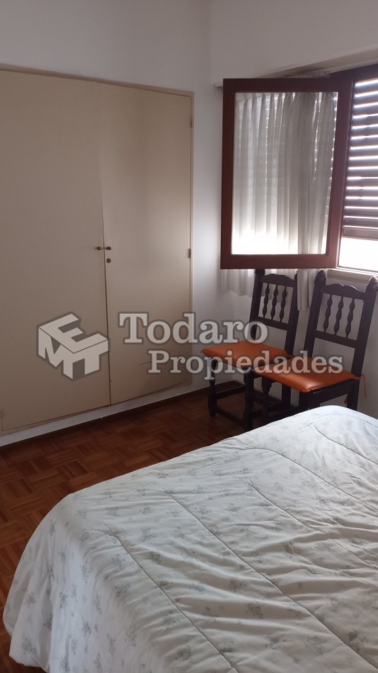 Departamento en Venta Dos Ambientes Amplio a La Calle con Balcon Saliente