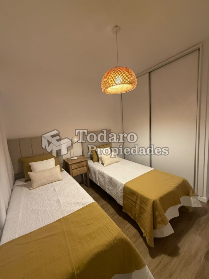 Venta departamento tres ambientes, zona centro. Reciclado y amoblado